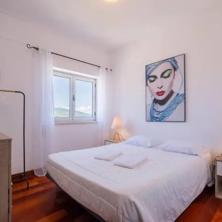 Apartment Paradise Gorgeous Views Location On Island! *