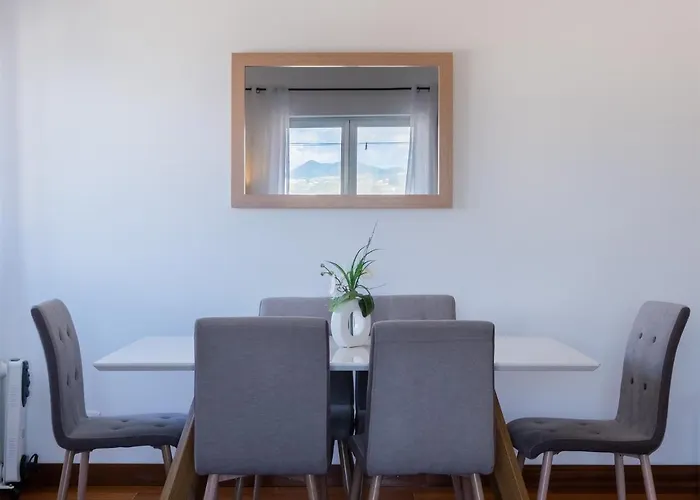 Paradise Gorgeous Views Location On Island!